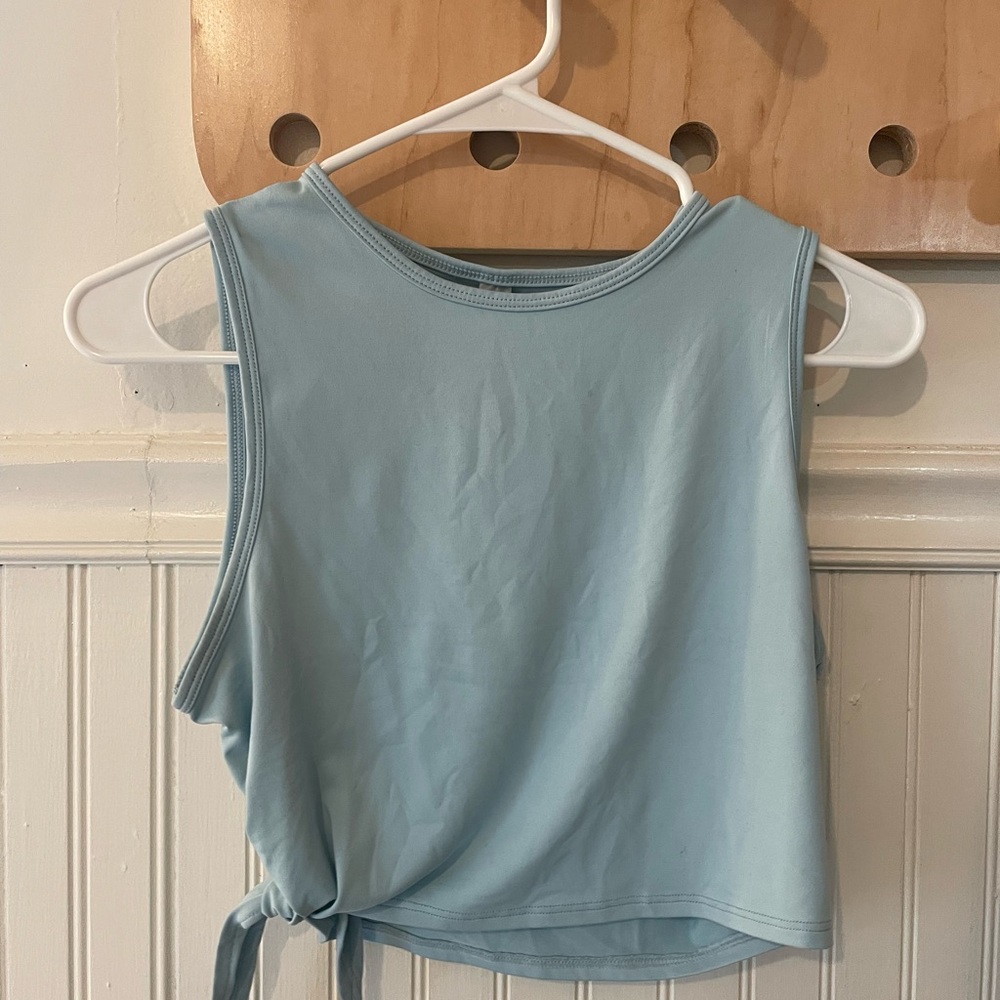 Women’s small workout cropped tank